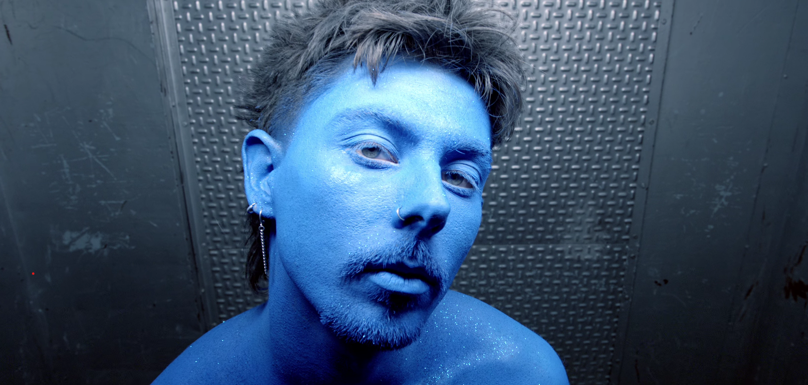 gasoline-hadren-cantante-azul-casting-videoclip